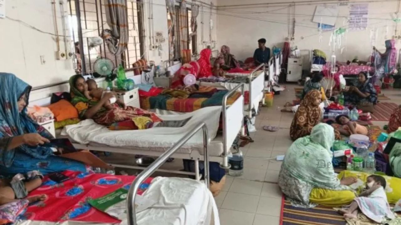 Mothers in tears as measles outbreak overwhelms Khulna hospital ward