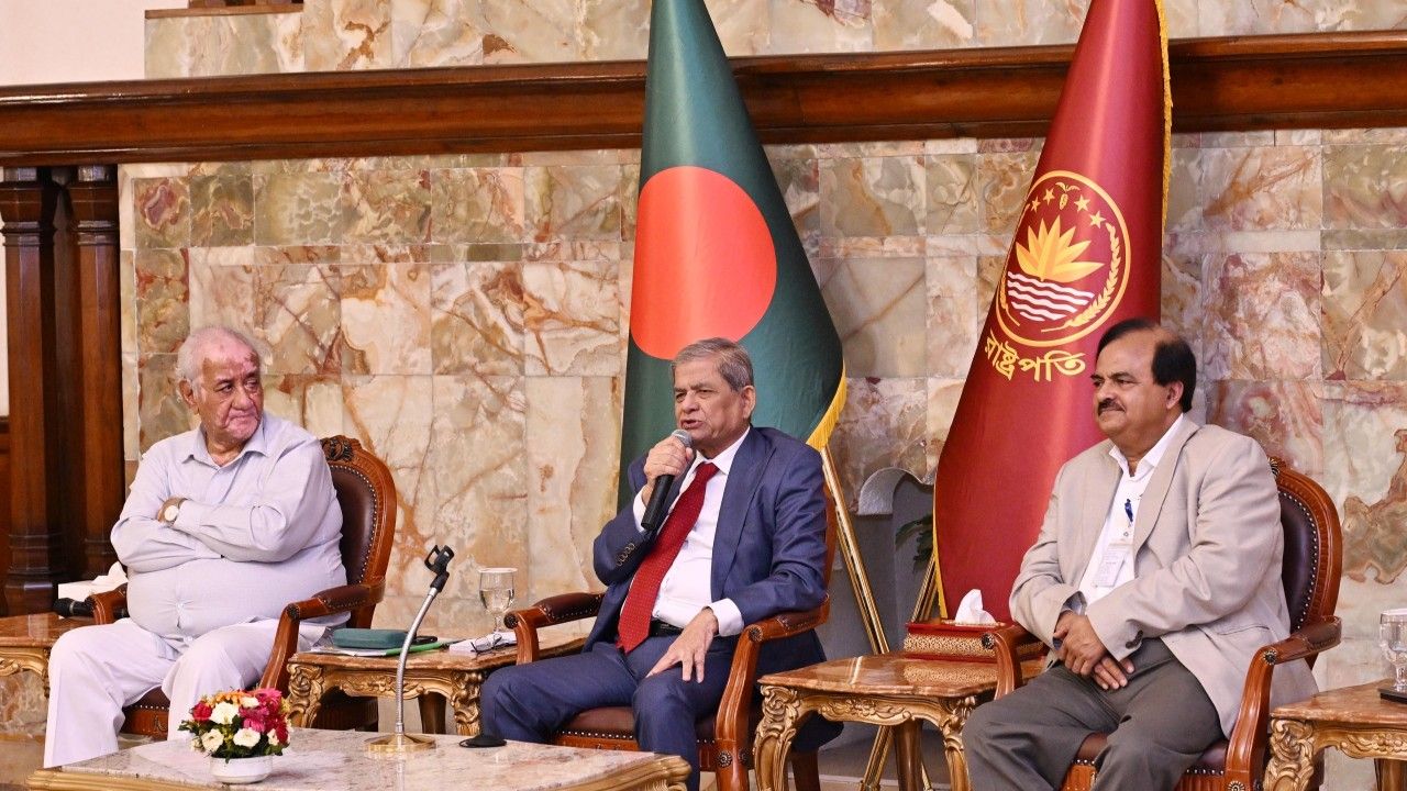 President Meets with Leaders of Banladesh Nationalist Minority Ethnic Groups